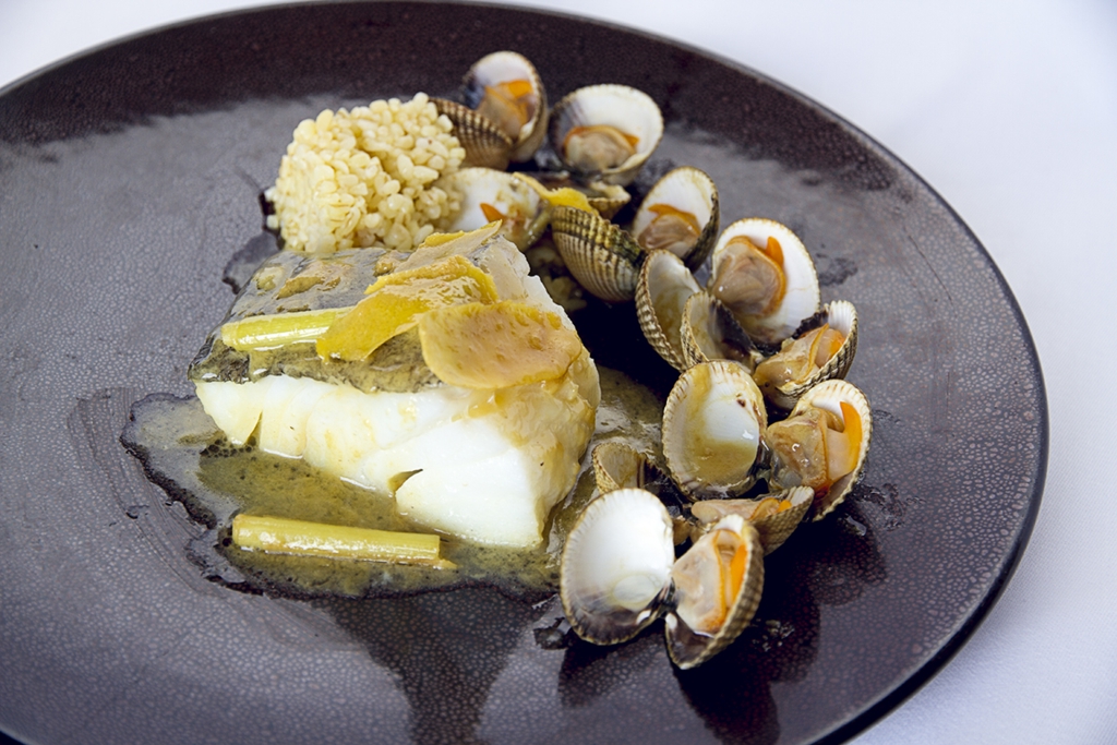 Bacallà amb cítrics i escopinyes_